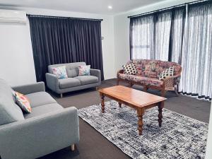 Quiet 3BR Family Home with Parking South Auckland