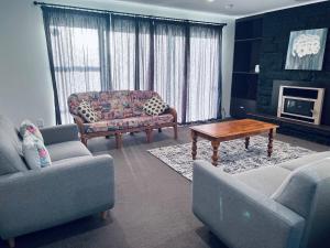 Quiet 3BR Family Home with Parking South Auckland