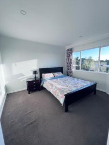 Quiet 3BR Family Home with Parking South Auckland