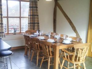 Cwm Corn Barn - Hw7662