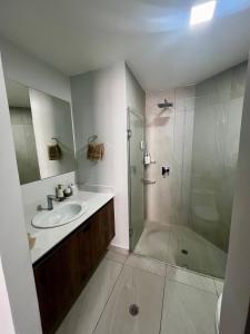 Departamento la Carolina - Centro financiero y comercial Quito