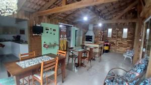 Casa 600mt da praia, com 3 quartos sendo 2 suites Gravatá