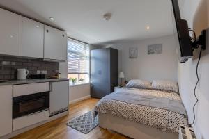 Studio with en suite, compact and comfortable for 1-2 people