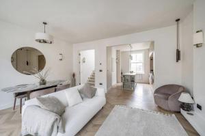 Designer Duplex in the Heart of Little Venice