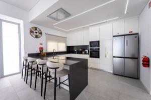 Villa Matias - Private pool and family comfort