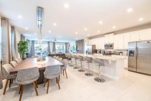 Exquisite 9 Bdrm Home w Games Room at Encore