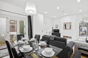 The Coastal Den By My Getaways