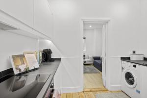 The Coastal Den By My Getaways