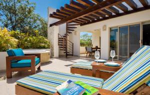 Natura 301 3BRCondowith 2 Jacuzzis & Double Terrace