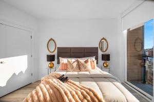 Premium 1BR - Workstation Pool Balcony