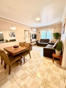 Apto 2 dorm Centro de Capão 3 quadras do Mar box e churrasqueira