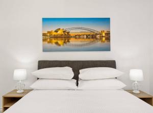 Traditional 2-Bed Terrace House in Millers Point