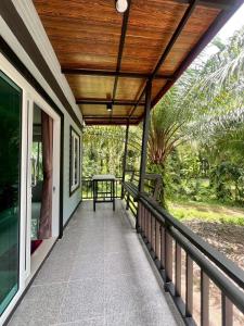 Palm tree garden house NinemintoAonangbeach