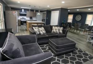 Modern 3BR-3BA Brick Home Near Everything