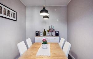 3 Bedroom Nice Apartment In Finspång