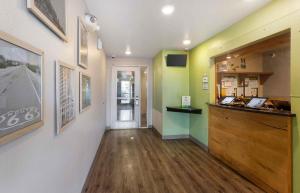 Extended Stay AmericaSuites - Phoenix - West