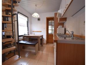 Gemütliches Ferienhaus mit Pool in Blankenburg