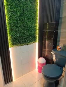 Departamento Black and Gold de lujo, confort y ducha Spa