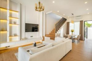 New 3BR Modern Villa at Canggu - Casa De Avisha