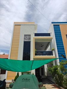 Vastness - Stay under the stars in Auroville