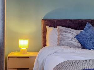 3 Double Bedroomed House Drive Way Garden