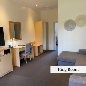 Pokolbin Village Estate