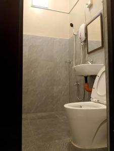 American Roadhouse Hotel and Restaurant