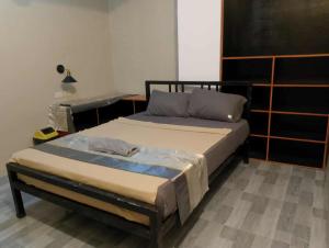 American Roadhouse Hotel and Restaurant