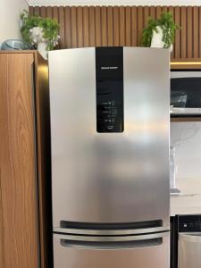 Apto duplex recém reformado 200m da praia Riviera