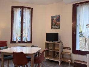 Charmant appartement rénové face aux remontées mécaniques, jusquà 4 personnes - FR-1-812-149