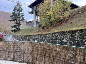 Charmant appartement rénové face aux remontées mécaniques, jusquà 4 personnes - FR-1-812-149