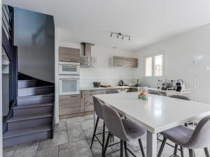 Maison spacieuse à Biscarrosse-Plage près de locéan - FR-1-521-251