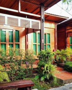 Areeya phubeach resort wooden house Coliving Coworking