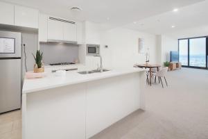 Skyline View High Floor 2BR with Sofa Bed and Free Parking