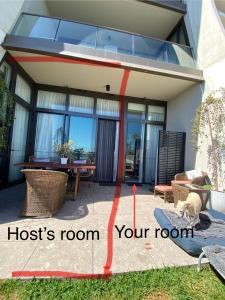 Ensuite Room with Marina View in Private Host Apartment SOLO Guest only Dogs Live on site