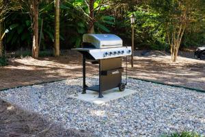 Stylish Stay in the Heart of Decatur King Bed