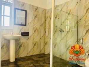 Luthmin River View Hotel