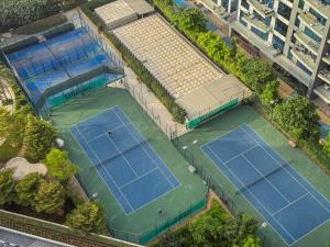 Palm Jumeirah Sea-View Stay - Infinity Pool - Beach - Gym - Padel