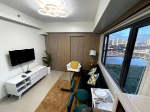 Perfect Sunset View in Pasay Near MOA & NAIA