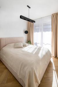 Fancy 2bdr Golden Dots apartment in city centre