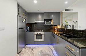 Penthouse Retreat in Heart ofCBD