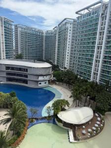 Zelle Luxxe Staycation Azure Resort