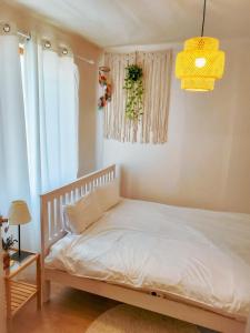 2nd floor 6 people private house 3 rooms and 4 beds family, friends