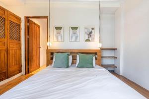 3BR 6 person luxury spacious brand new Family Villa with Rice Field and Sunset Views - Kedungu