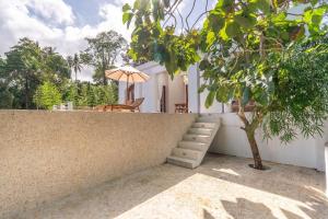 3BR 6 person luxury spacious brand new Family Villa with Rice Field and Sunset Views - Kedungu