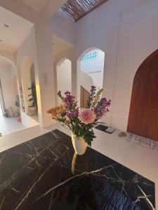 3BR 6 person luxury spacious brand new Family Villa with Rice Field and Sunset Views - Kedungu