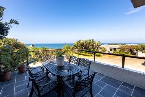 Shells Comfy on-the-beach Hideaway