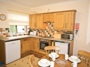 Hollybush Cottage - E2800