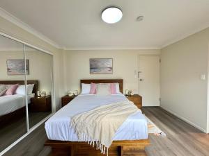 Steps from Sunnybank Hills Shopping Spacious Home