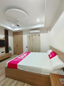 Premium bedroom with washroom 101 I Zero mile